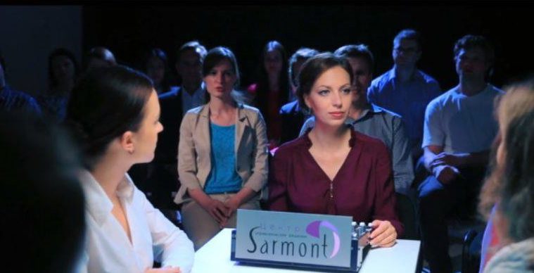 Дарья Сармонт - кадр из ролика Sarmont Studio
